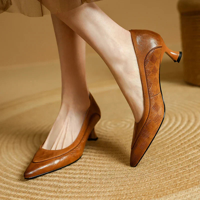 Women's Pointed Toe Kitten Heel Pumps