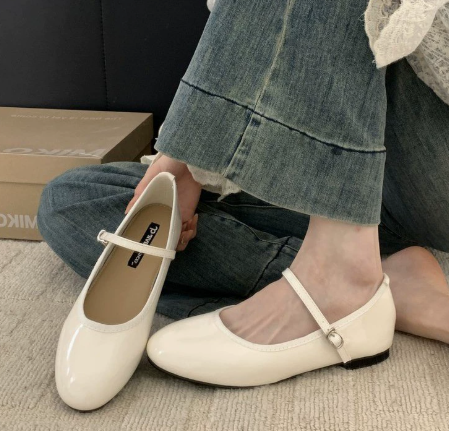 Women's Patent Mary Jane Low Block Heel Shoes