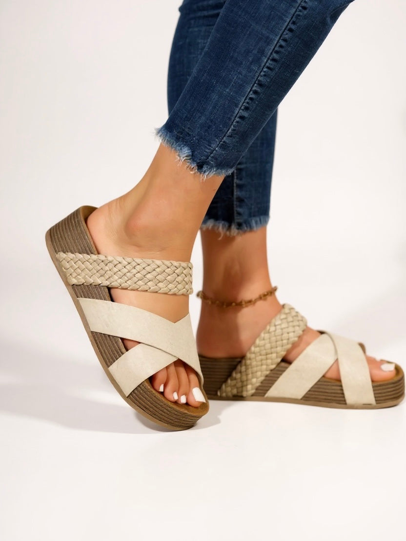 Women's Woven Platform Cushioned Sandals