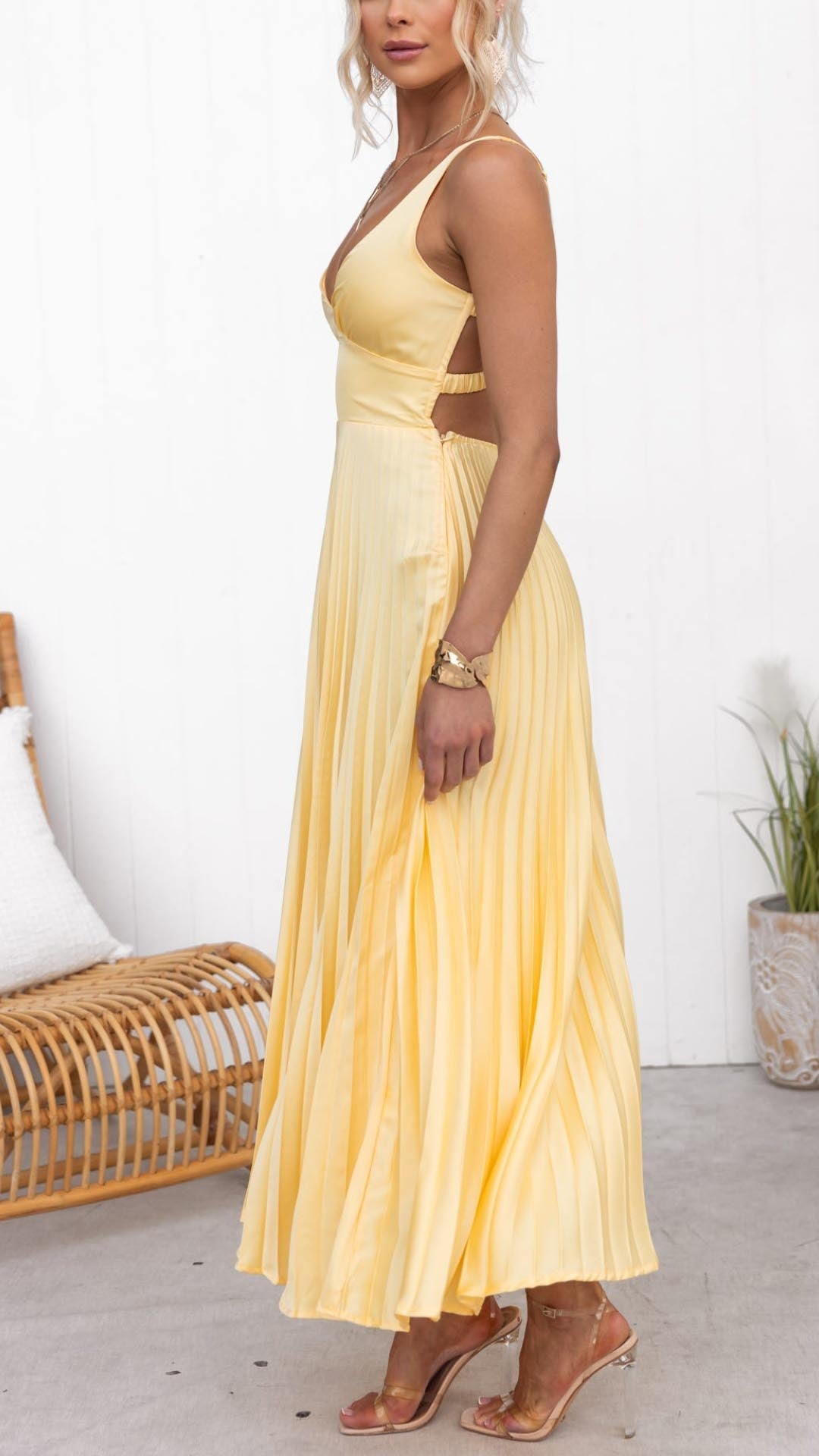 Women's Pleated V-Neck Evening Maxi Dress
