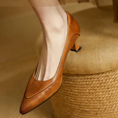 Women's Pointed Toe Kitten Heel Pumps