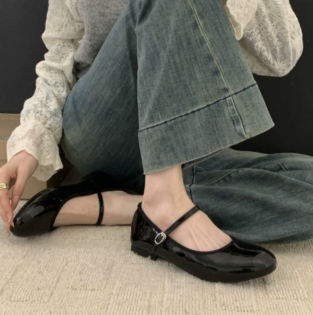 Women's Patent Mary Jane Low Block Heel Shoes