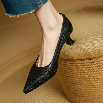Women's Pointed Toe Kitten Heel Pumps